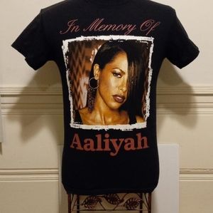 Aaliyah in memory shirt Small NWOT
